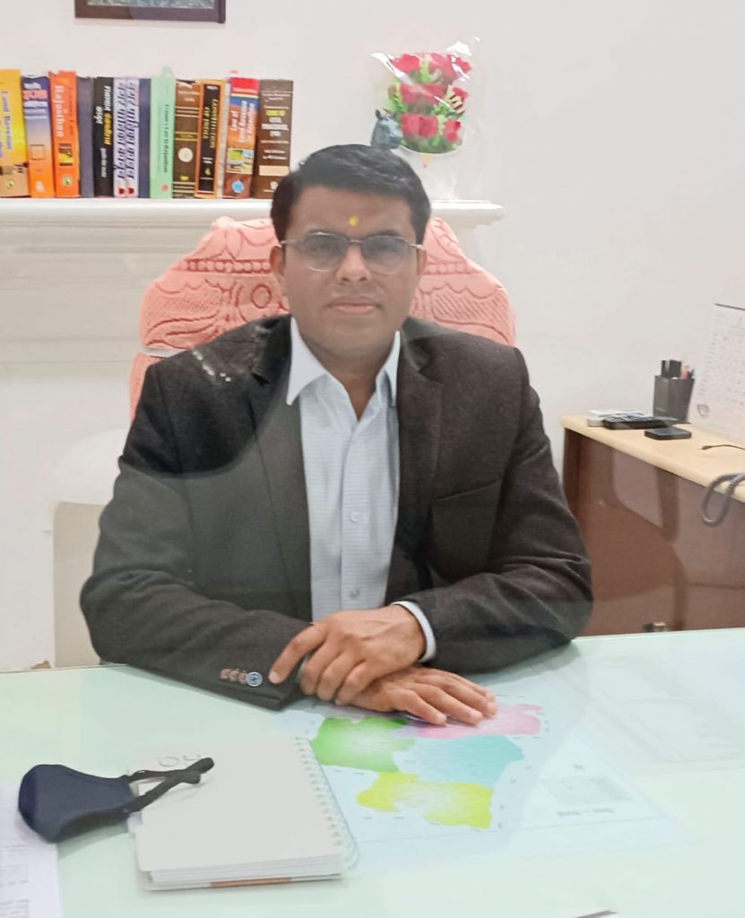 आमजन बरसात के मौसम में लापवाही नहीं करें, सतर्क रहें -जिला कलेक्टर डॉ भंवर लाल ।