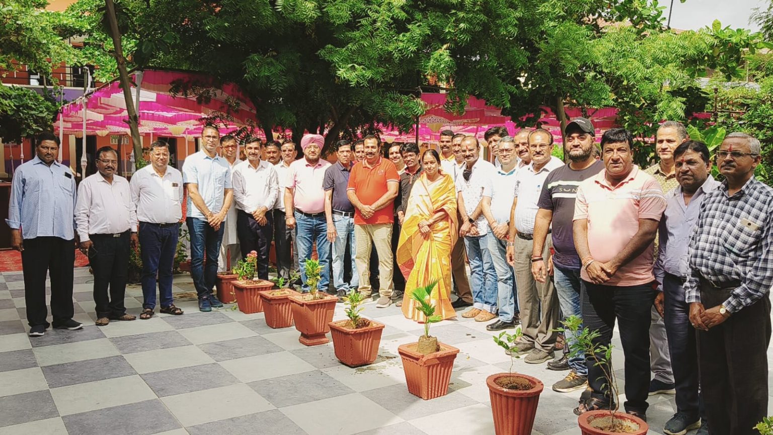 नोबल स्कूल के परिसर से शुरू हुआ गोडवाड़ पर्यावरण समिति का वृक्षारोपण अभियान ।