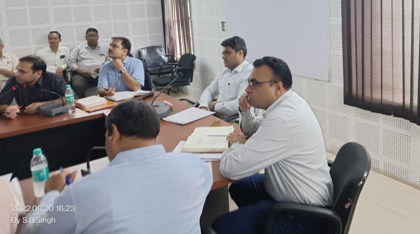 डीएचएस की बैठक जिला कलेक्टर डॉ. भँवर लाल की अध्यक्षता मे आयोजित ।