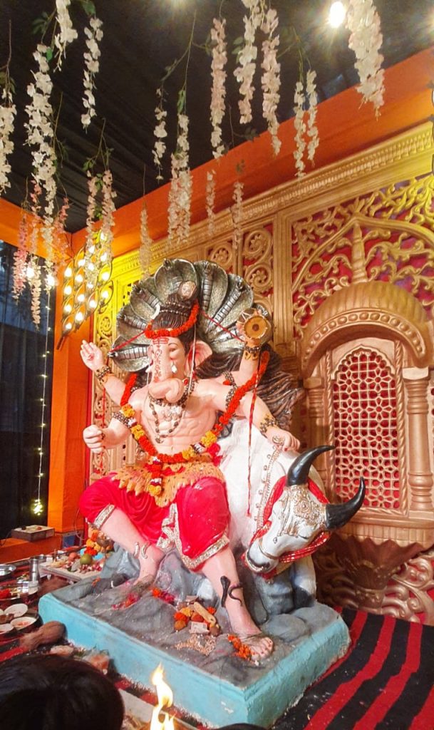 गणेश महोत्सव से नगर में चहल पहल बढी,पांडाल मे देर रात्रि तक होने लगे कई कार्यक्रम ।