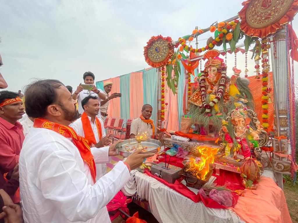 नव चेतन युवा मंडल द्वारा गणेश महोत्सव कार्यक्रम आयोजित।