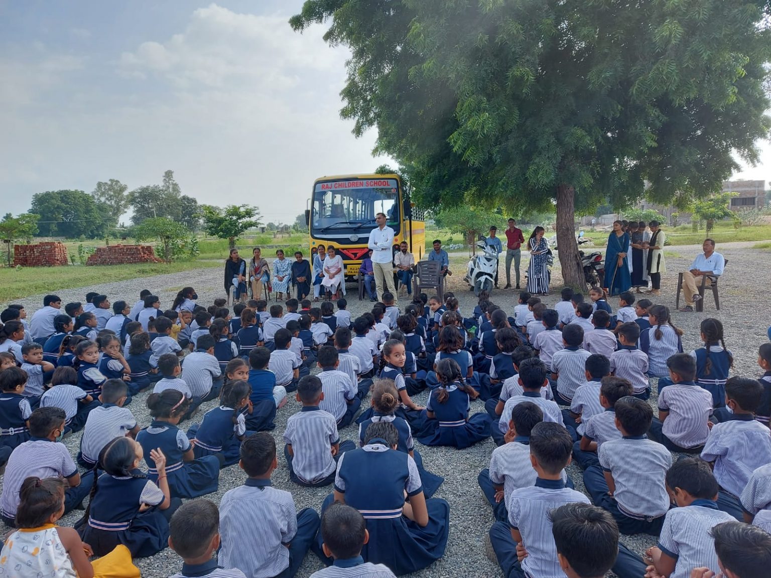 राज चिल्ड्रन एकेडमी स्कूल में शिक्षक दिवस पर हुए अनेक आयोजन।