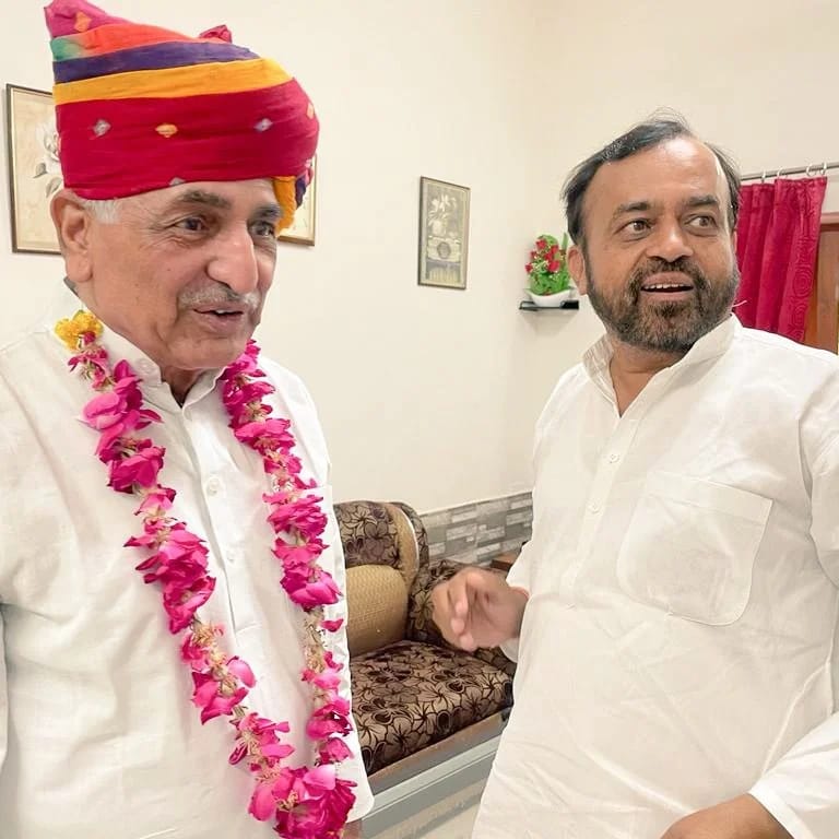 विधायक लोढा के नेतृत्व में डॉ चन्द्रभान का किया स्वागत ।