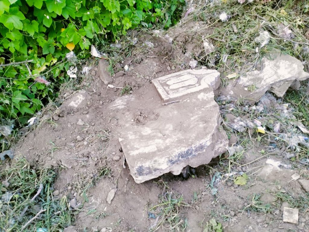 समाधि मन्दिर तोड़ने के मामले को लेकर लामबंद हुआ गोस्वामी समाज।