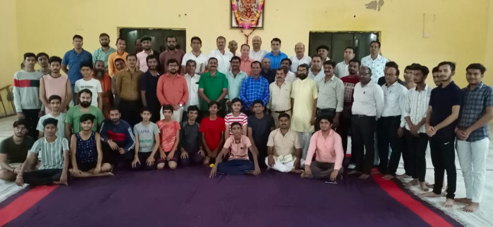 सिरोही छात्रावास में रावल ब्राह्ममण स्वाभिमान मंच द्वारा समाज हित पर हुआ विचार विमर्श ।