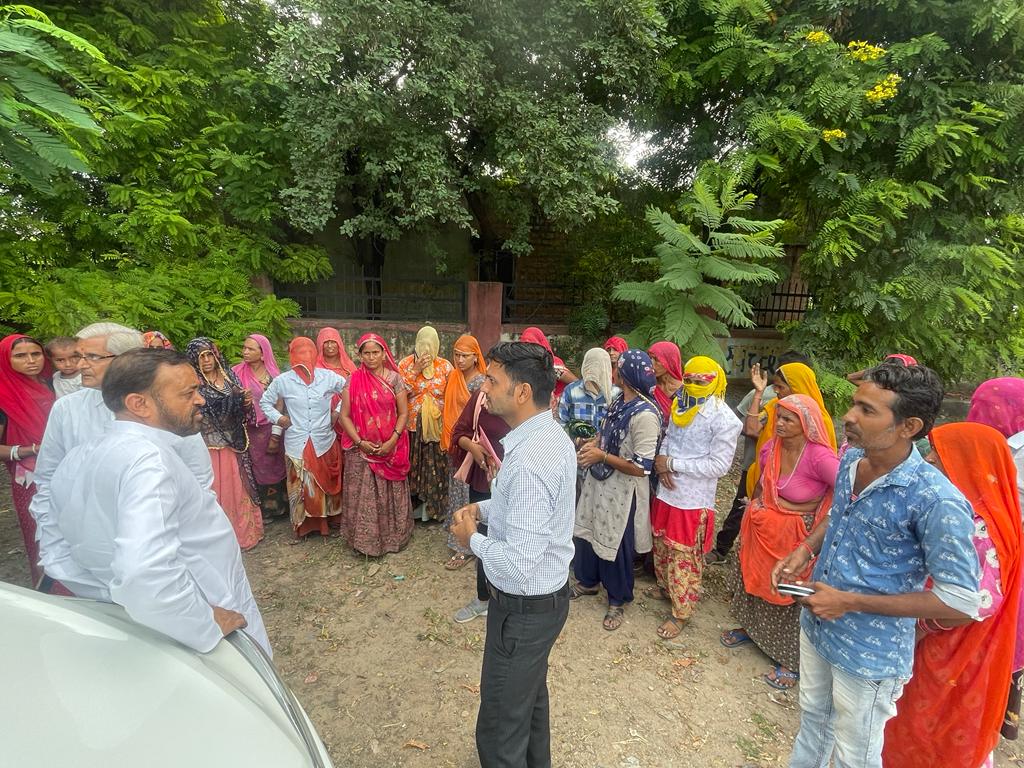 इंदिरा गांधी शहरी रोजगार गारंटी योजना के तहत संचालित कार्य का विधायक ने किया निरीक्षण ।