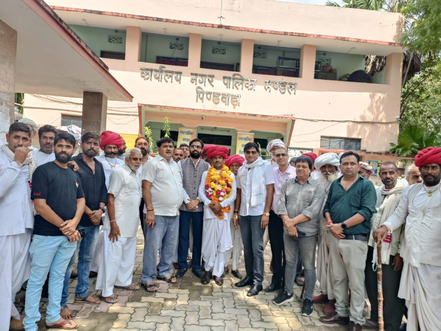नगर पालिका अध्यक्ष पिण्डवाड़ा का पदभार संभाला देवासी ने,पालिका कर्मीयो सहित पार्षदो ने किया स्वागत।