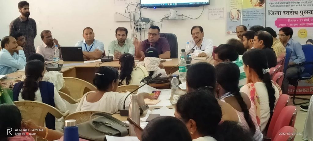 सिरोही ब्लॉक मासिक स्वास्थ्य बैठक सीएमएचओ डॉ. राजेश कुमार की अध्यक्षता मे आयोजित ।