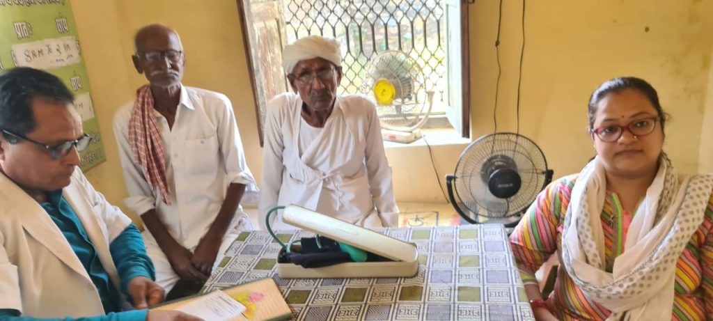 ब्लॉक स्तरीय निःशुल्क आयुर्वेद चिकित्सा शिविर सम्पन्न।