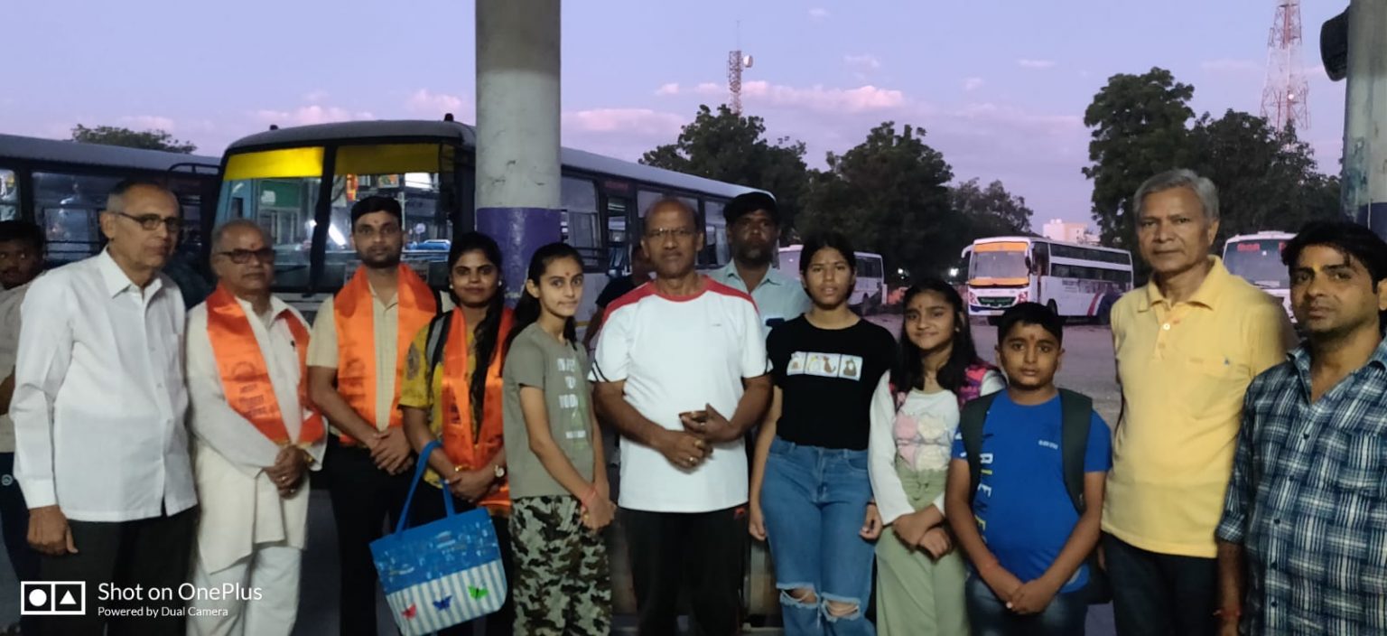 भारत को जानो प्रतियोगिता में हिस्सा लेने भारत विकास परिषद का दल जैसलमेर रवाना।