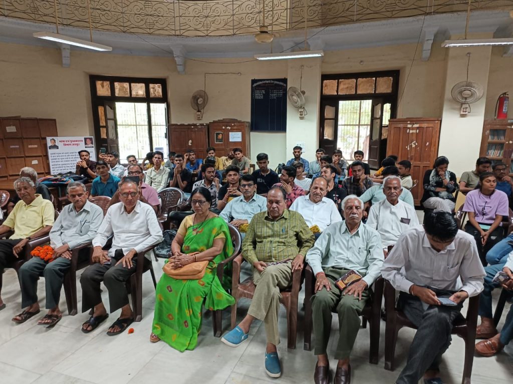 श्री सारणेश्वर पुस्तकालय में विश्व वयोवृद्व दिवस का आयोजन किया।