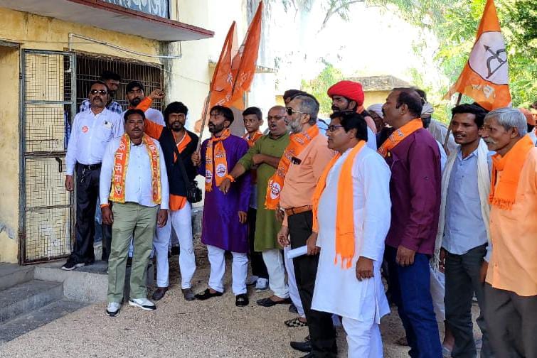 सरूपगंज सहित क्षेत्र की समितियों में खाद का संकट, किसान परेशान ।