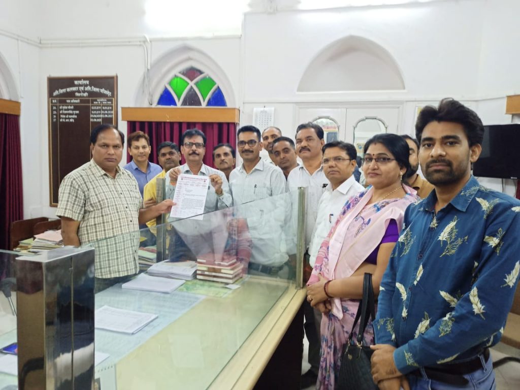 सी.सै.विधालयो में उप प्रधानाचार्यो की शीघ्र डीपीसी करवाने की मांग को लेकर रेसला ने दिया ज्ञापन।