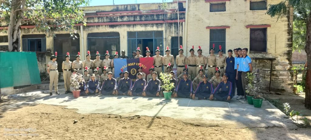 एनसीसी दिवस पर कैडेट्स ने किया रक्तदान।