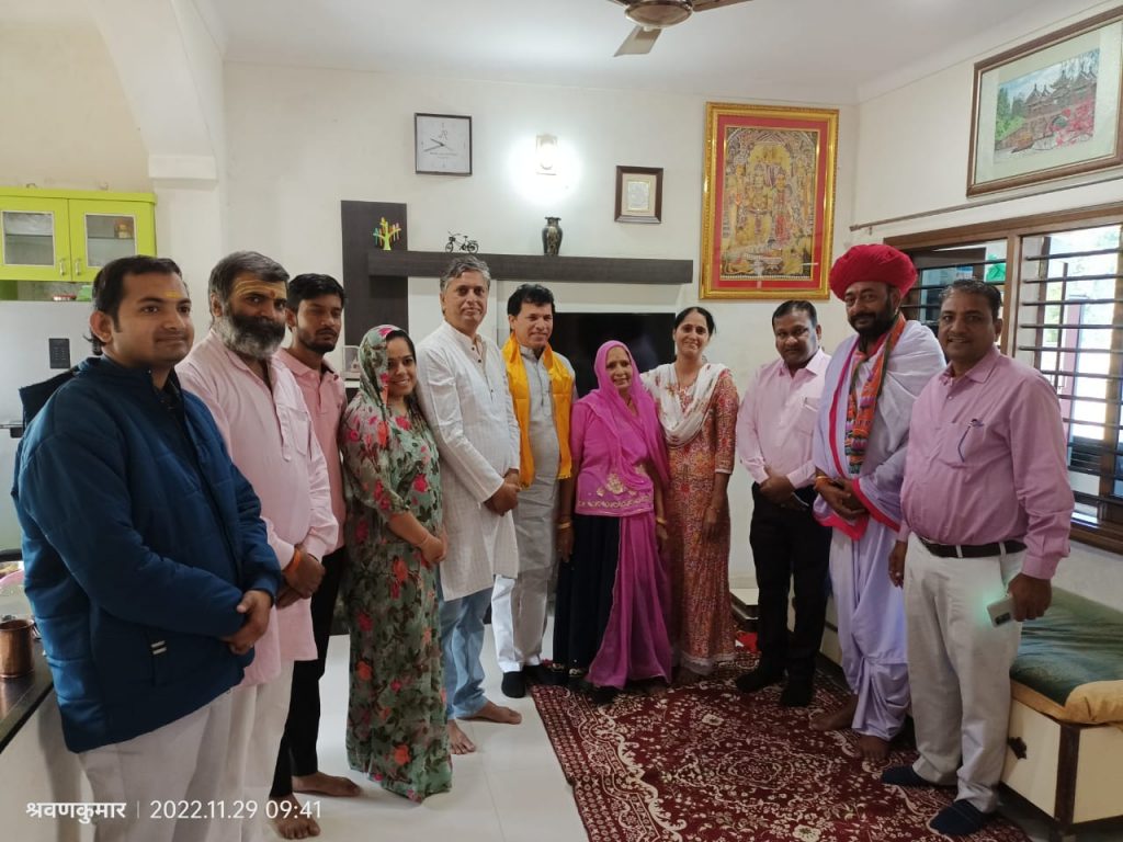 केंद्रीय कृषि राज्य मंत्री चौधरी मिले वरिष्ठ भाजपा नेता एडवोकेट हंसराज पुरोहित से ,आवास पर पूछी कुशल क्षेम।