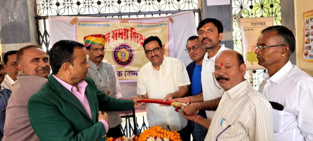 सेवानिवृत्ति एवं पदोन्नति पर अभिनंदन कार्यक्रम संपन्न ।