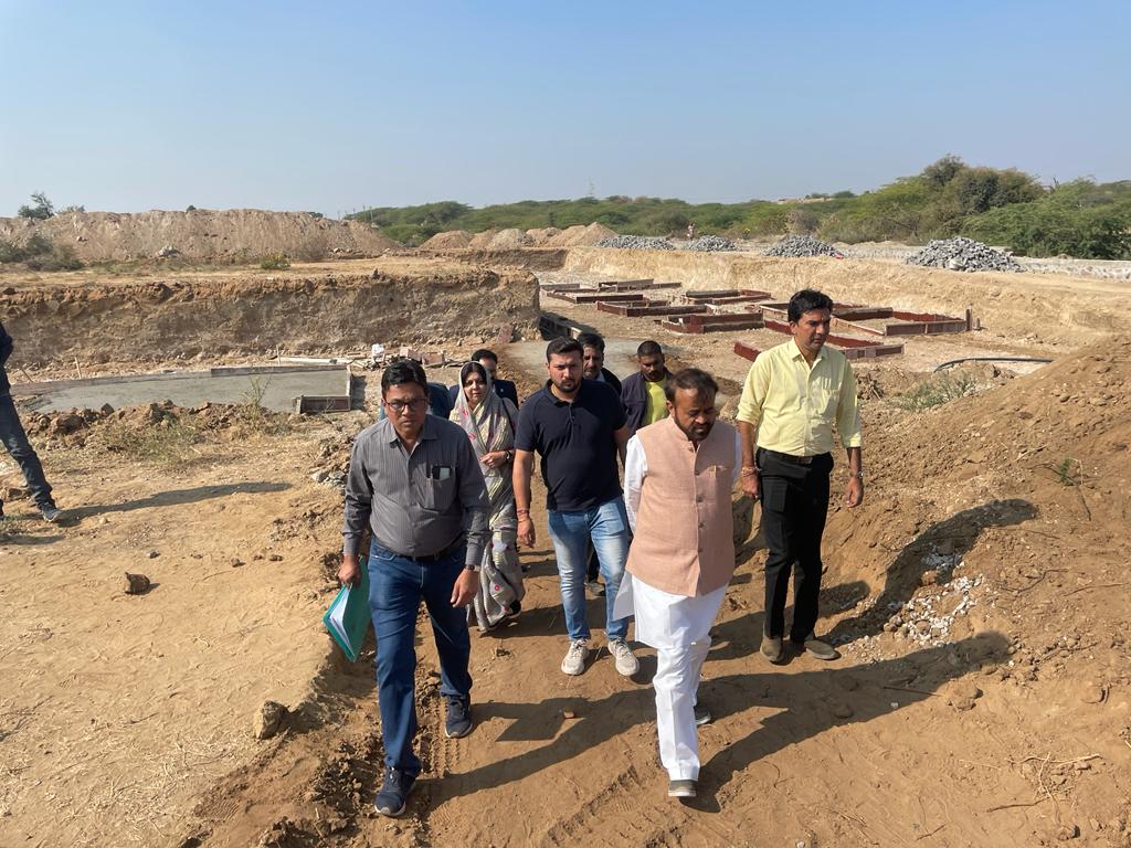 विधायक संयम लोढा ने किया खेल स्टेडियम निर्माण कार्य का अवलोकन ।