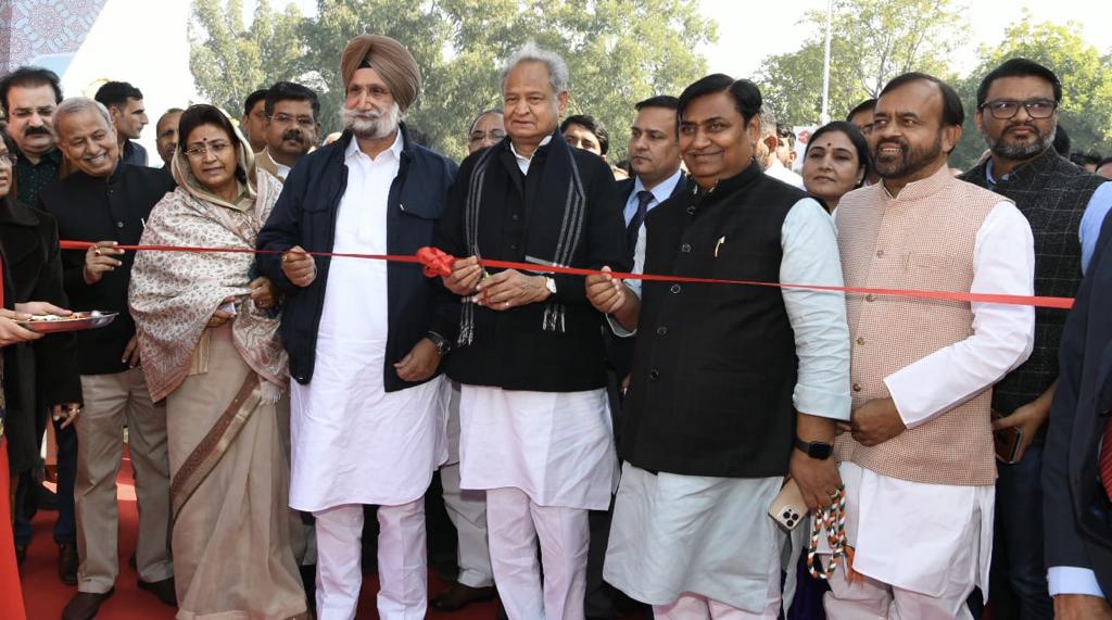 विधायक संयम लोढा ने जयपुर में राज्य स्तरीय प्रदर्शनी कार्यक्रम में लिया भाग।