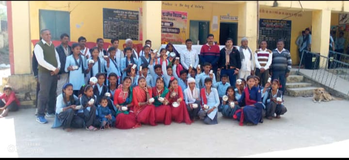 उपलाखेजडा माध्यमिक विद्यालय में मनाया गया 74 वा गणतंत्र दिवस ।
