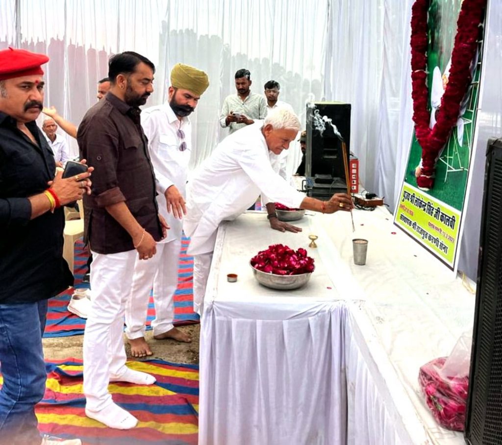 करणी सेना के संस्थापक कालवी को दी श्रद्धांजलि ।