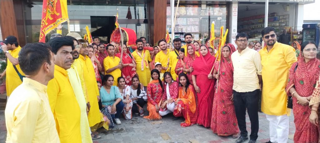 जीण माता के भक्तों ने धूमधाम से मंगल पदयात्रा निकाली।
