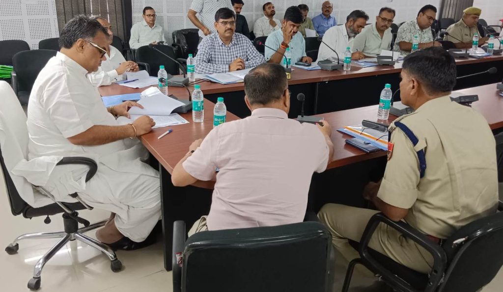 SIROHI, Rajasthan : सांसद सदस्य सड़क सुरक्षा समिति सिरोही की बैठक हुई आयोजित