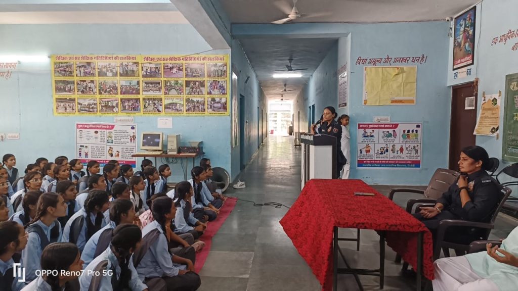 SIROHI : पुलिस महिला गश्ती दलों से बालिकाएं एवं महिलाएं हर्षित, बालिकाओं को सुरक्षा का बोध बढ़ा रहा है संबलन