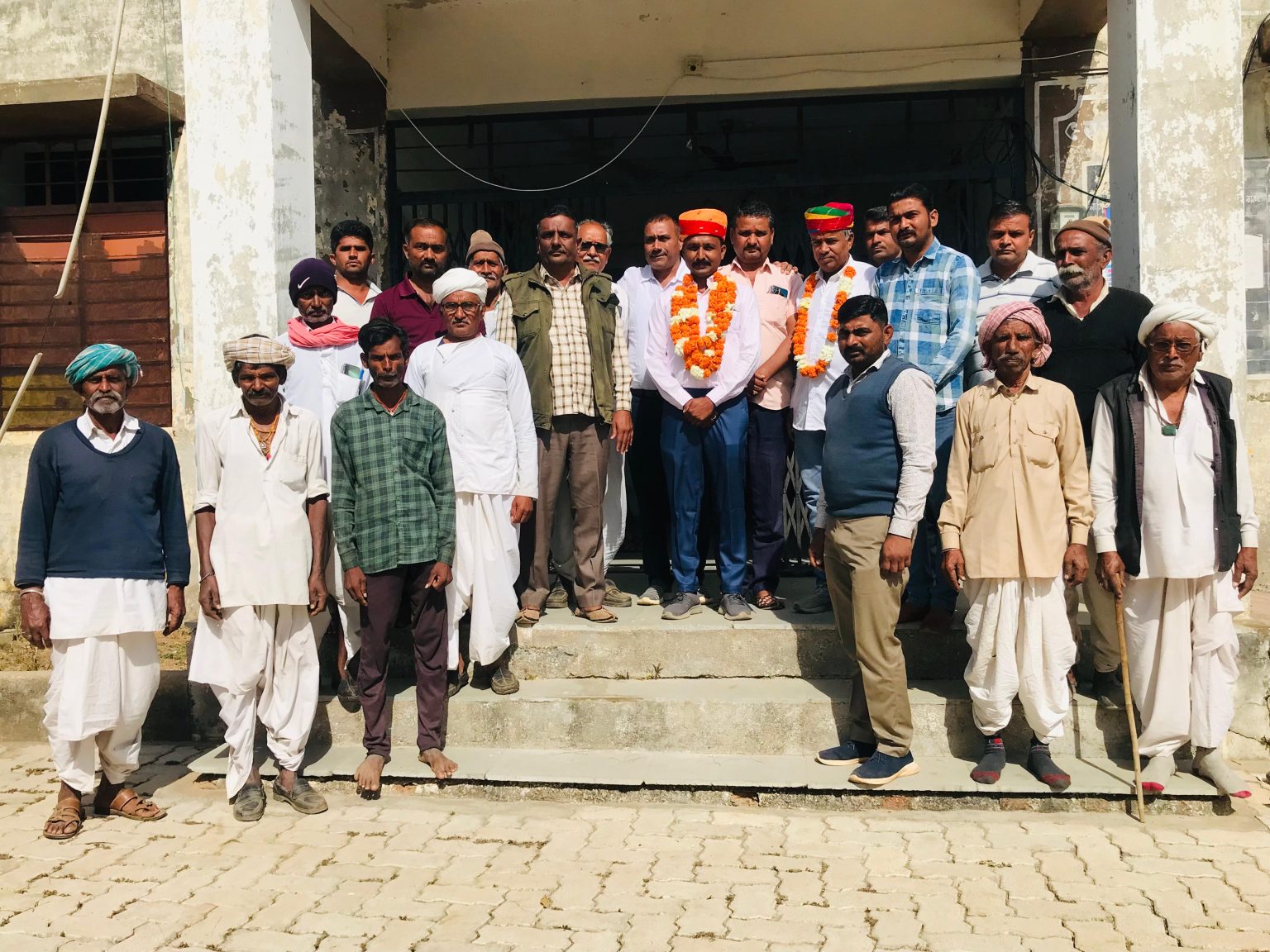 पोसिंतरा : गणतंत्र दिवस समारोह में जिला स्तर पर सम्मानित सदस्यगण का किया बहुमान ।