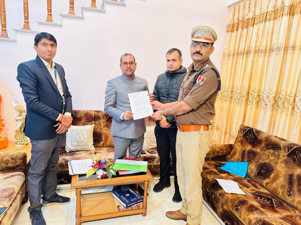 सिरोही : राष्ट्रीय अनुसूचित जाति आयोग के उपाध्यक्ष पहुंचे माउंट आबू , अधिकारियों के साथ ली बैठक ।