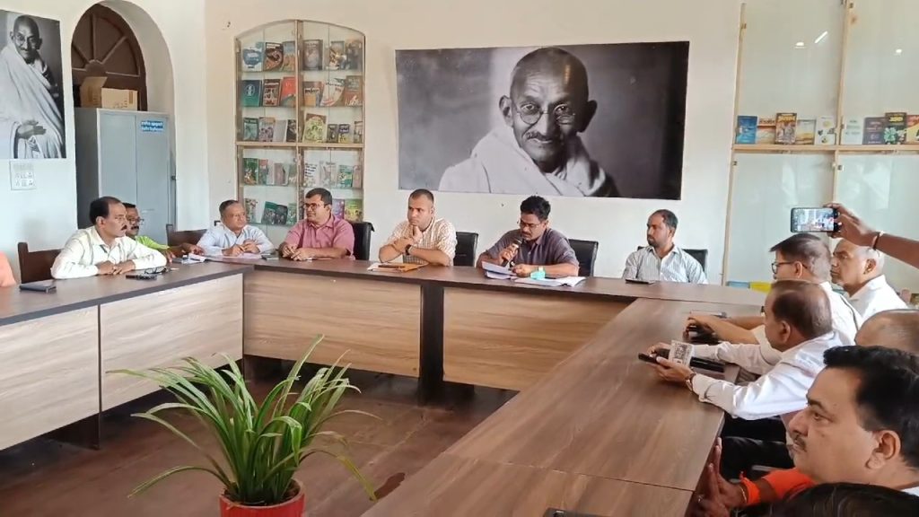 माउंट आबू : विश्व योग दिवस और वृक्षारोपण को लेकर बैठक आयोजित