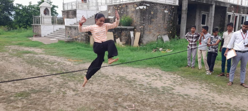आदर्श विद्या मंदिर ,रोहिड़ा में विद्यालय स्तरीय खेल दिवस आयोजित