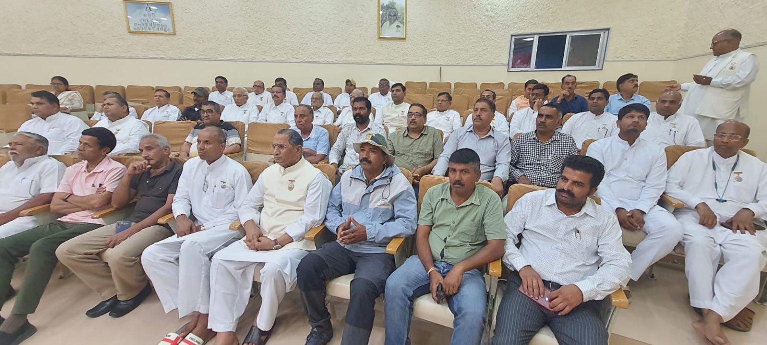इंटरनेशनल ऑफ मैराथन दौड़ की पूर्व तैयारियों को लेकर हुई बैठक ।