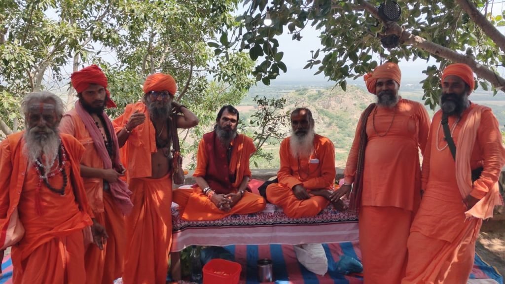 महंत श्री करणगिरिजी महाराज के 26वें चातुर्मास पर हुआ भव्य जागरण महोत्सव