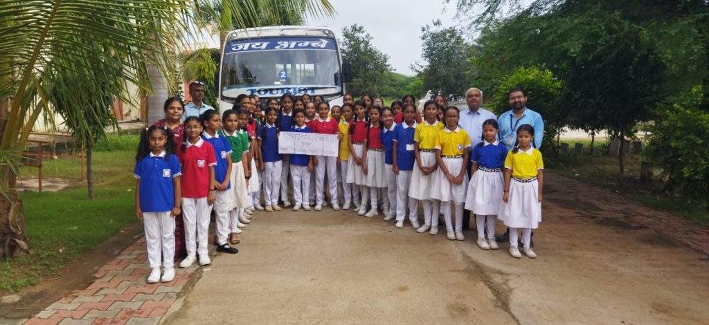 मॉडल स्कूल के लॉटरी द्वारा चयनित 60 विधार्थियो ने वोल्कम इंडिया प्रा.लिमिटेड का एक दिवसीय शैक्षणिक भ्रमण पूर्ण किया ।