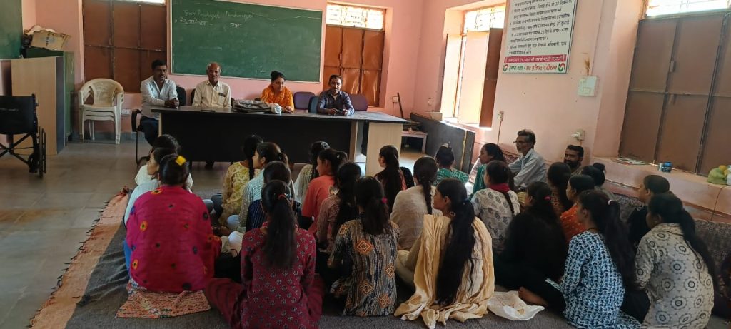 राजीव गांधी सेवा केंद्र में मेटों का हुआ प्रशिक्षण ।