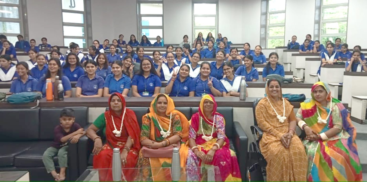 वनस्थली में आत्मनिर्भर नारी शक्ति सम्मान समारोह का हुआ आयोजन,महिलाओं को किया जागरूक