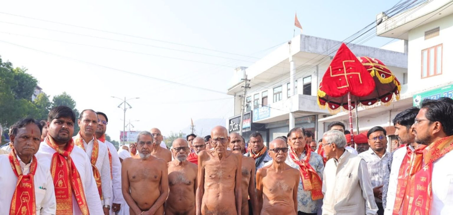 26 जैन साधुओं का निवाई में गाजे बाजे के साथ हुआ मंगल प्रवेश,शहर में जगह-जगह किया स्वागत सत्कार किया