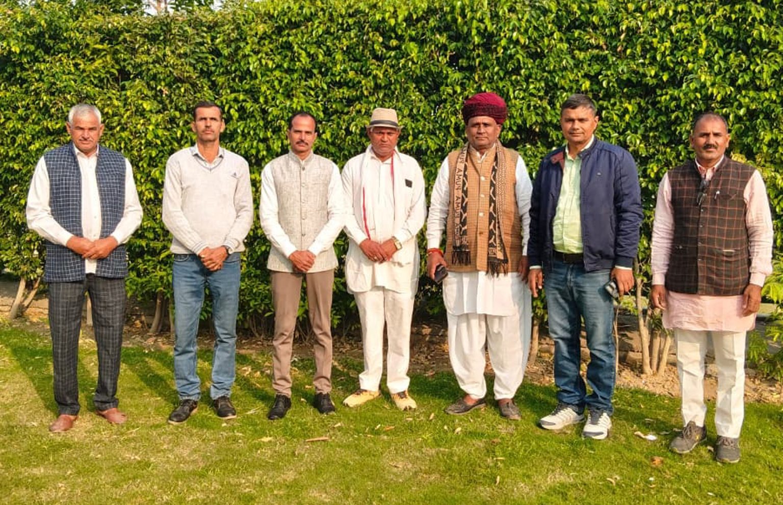 यादव महासभा के पदाधिकारियों ने शहीदों को दी श्रद्धांजलि,भारतीय सेना में अहीर रेजीमेंट बनाने की मांग की